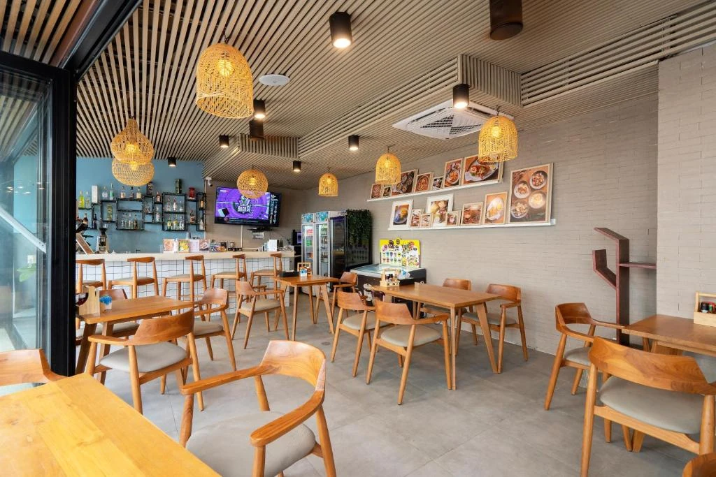 Phuket Thai Bistro dining area