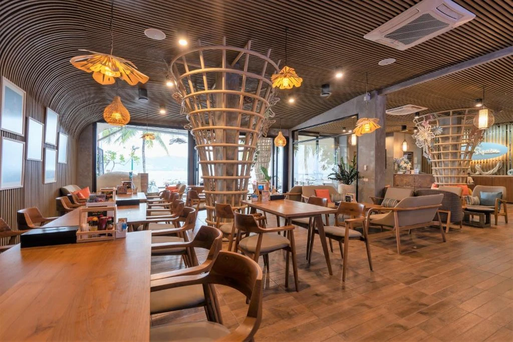 Phuket Thai Bistro interior