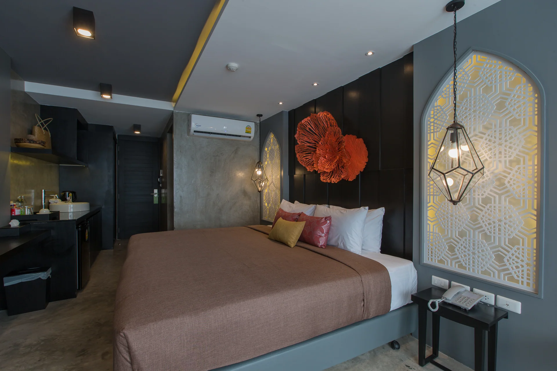 Boutique room details