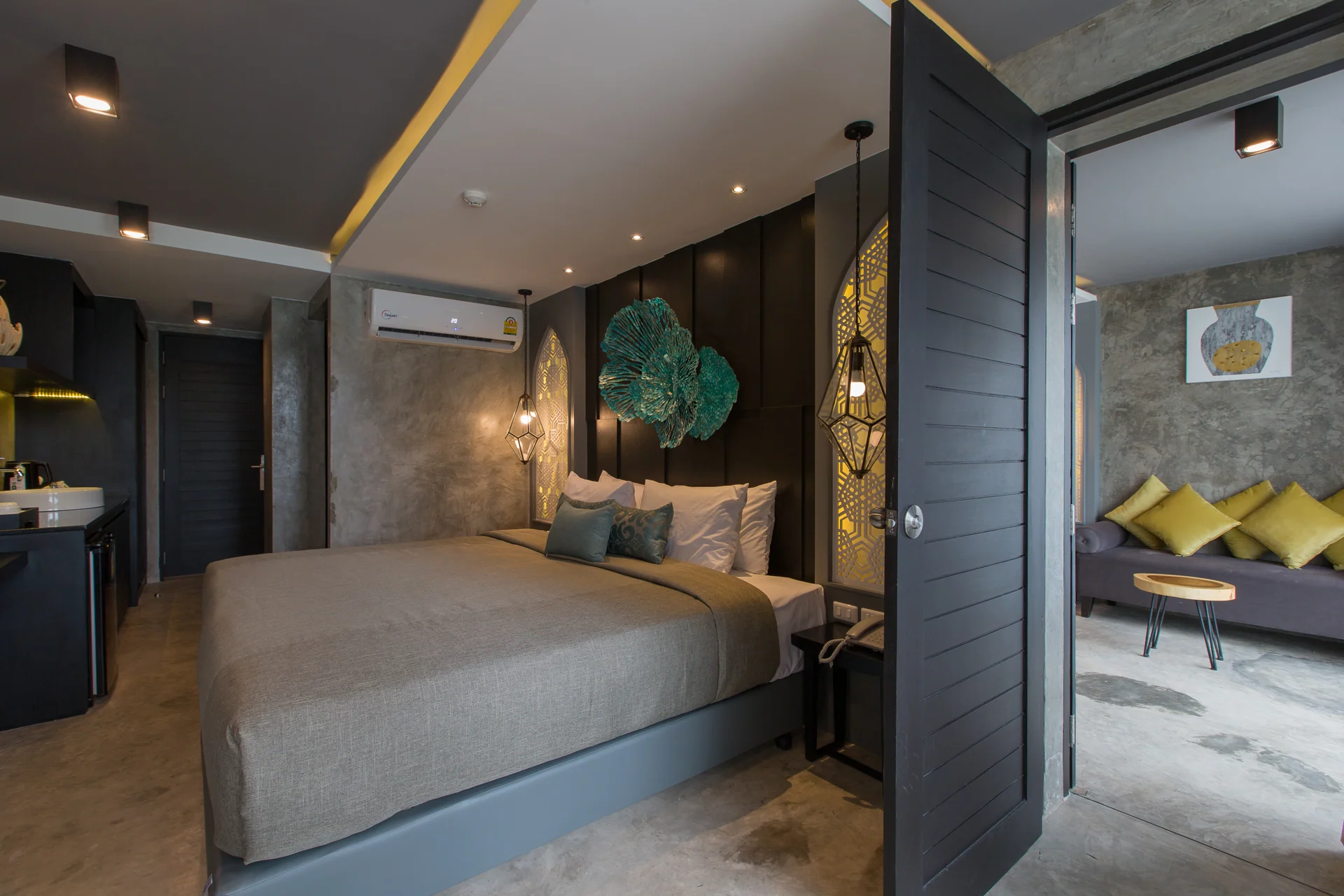 Boutique room details