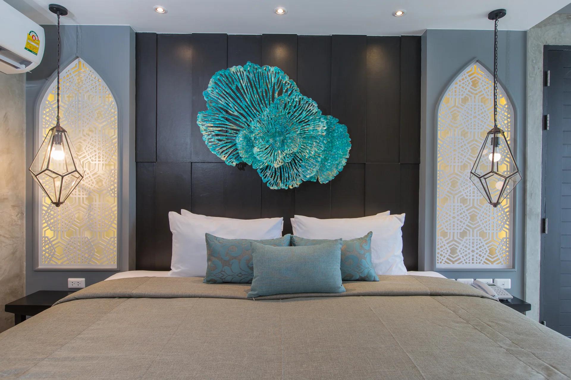 Boutique room details