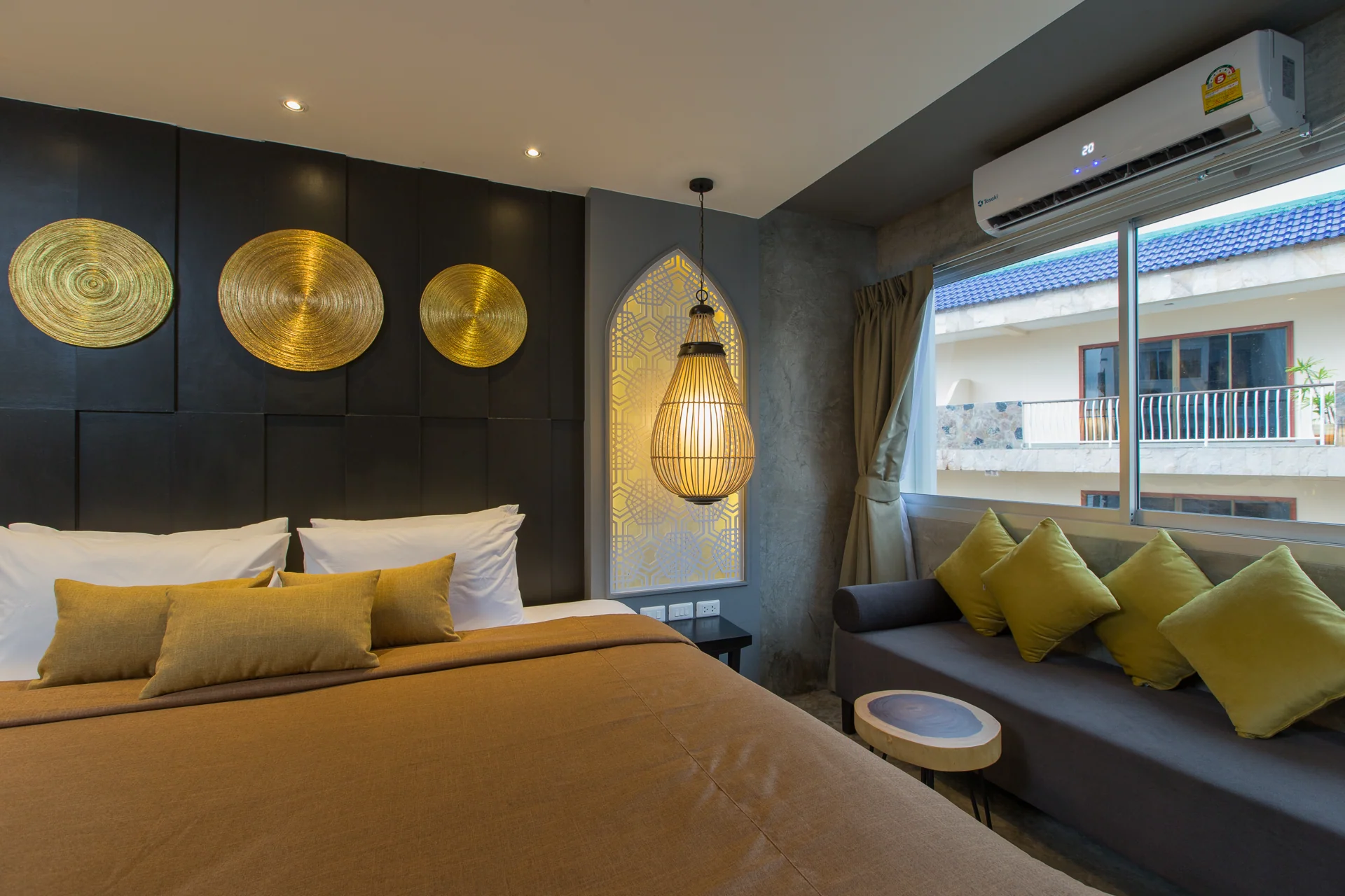 Boutique room details
