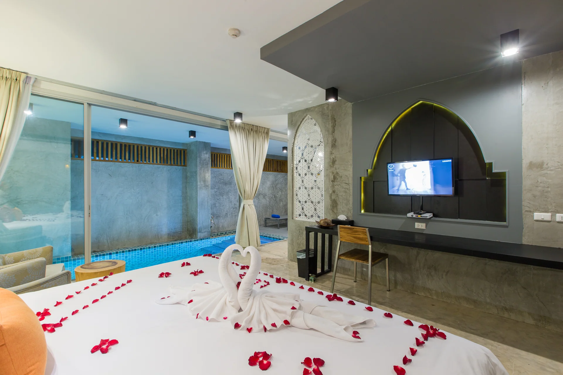 Exclusive Double Studio with Private Pool — view 6