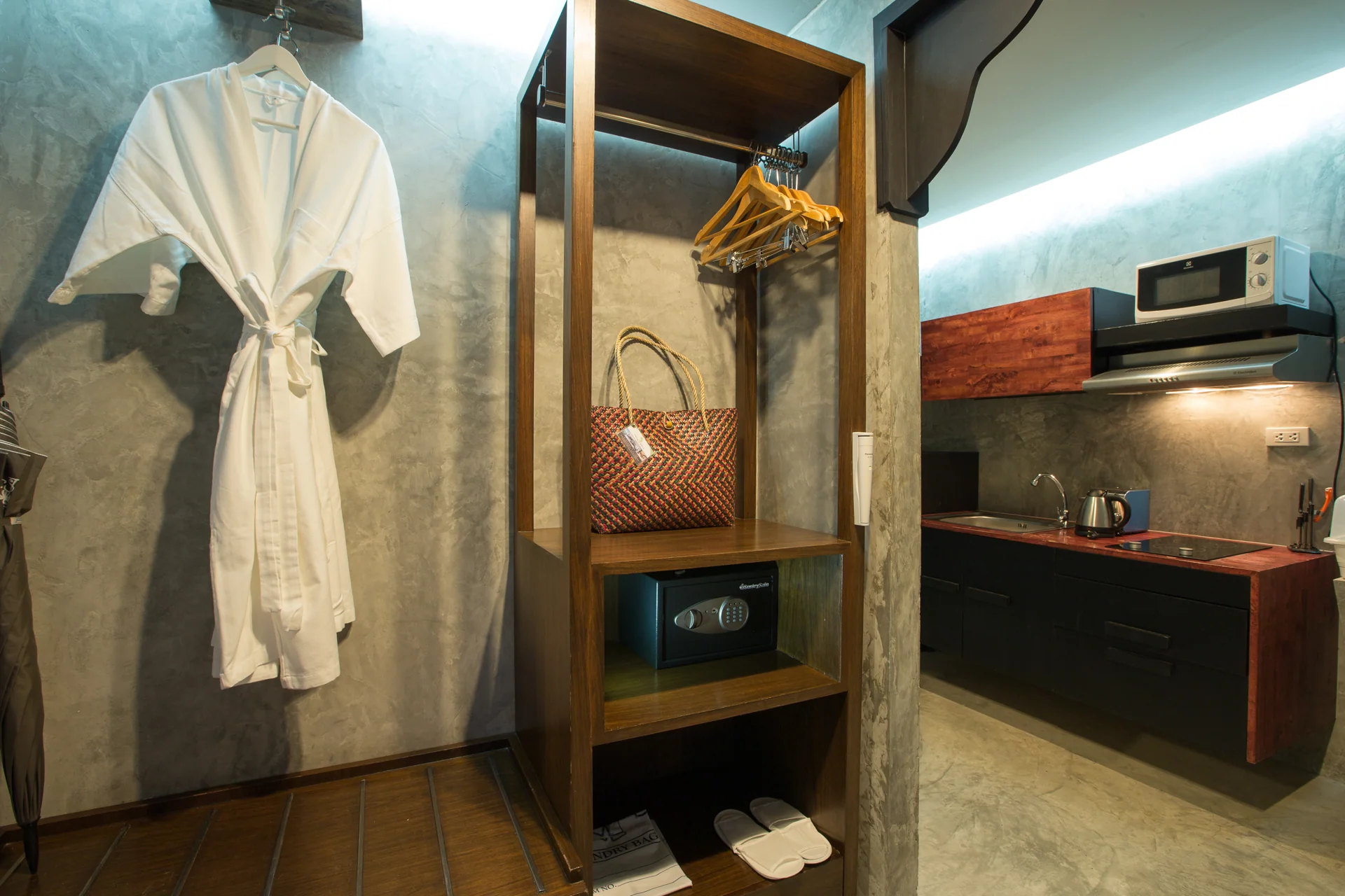 Boutique room details