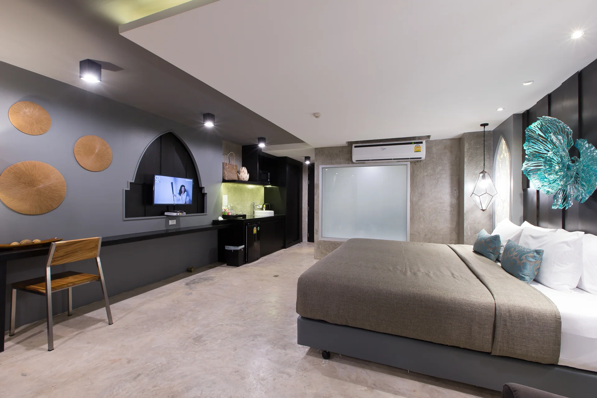 Boutique room details