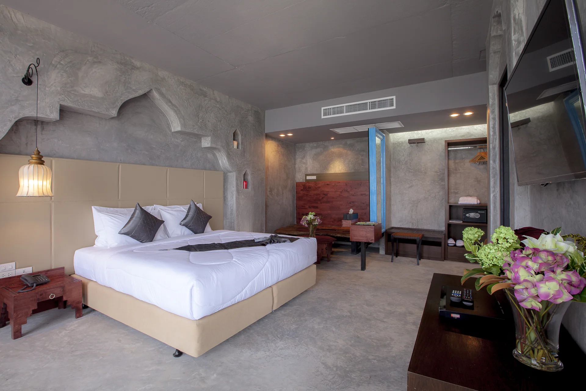 Boutique room details